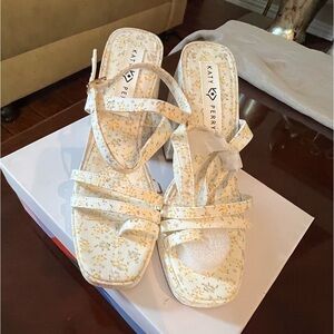 Katie Perry Floral shoe never worn